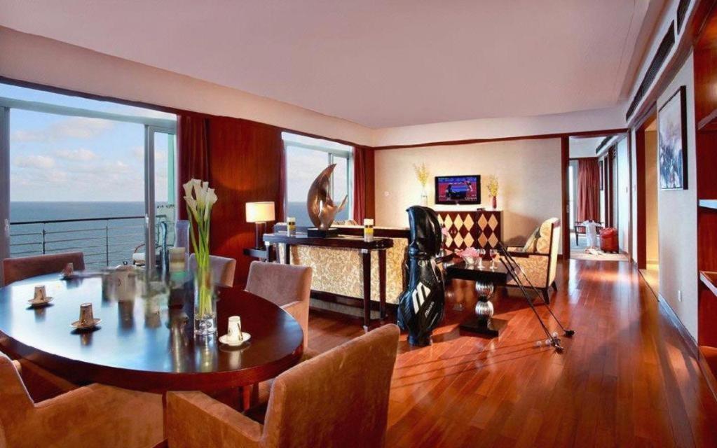 Grand Soluxe Hotel And Resort Санья Экстерьер фото